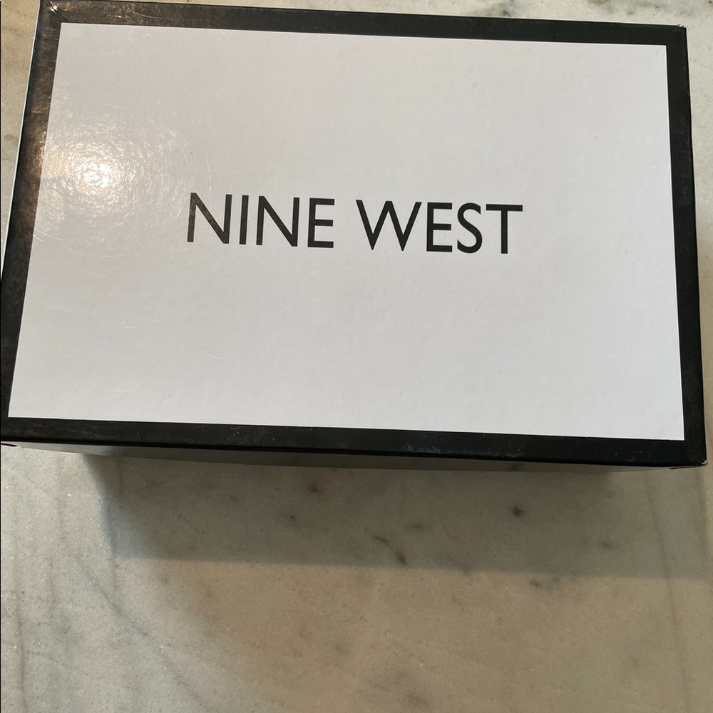 Nine West classic nude pump w/ a little xtra